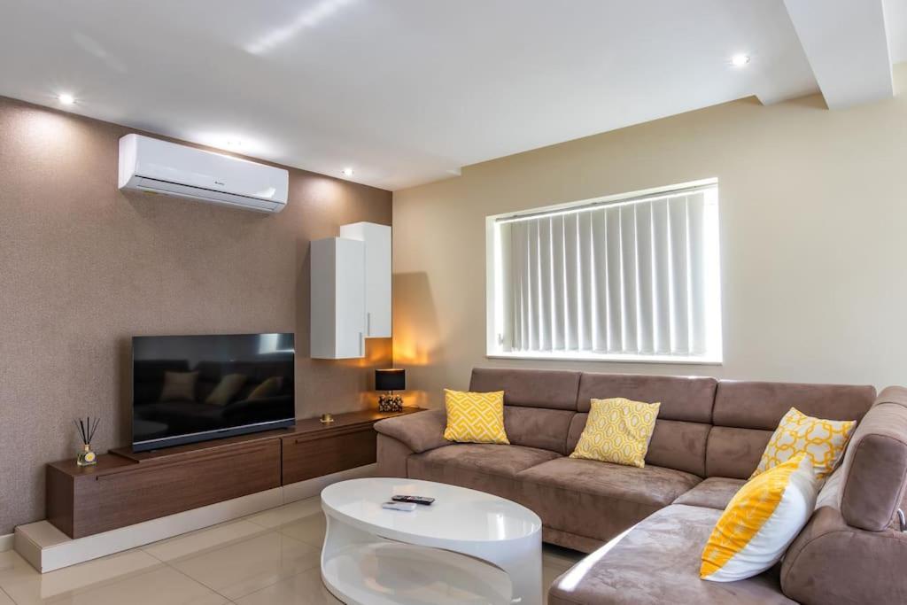 Modern 3 Bedroom Apartment Close To Paceville And Beach Is-Swieqi ภายนอก รูปภาพ
