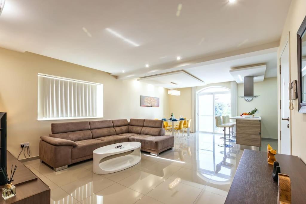 Modern 3 Bedroom Apartment Close To Paceville And Beach Is-Swieqi ภายนอก รูปภาพ