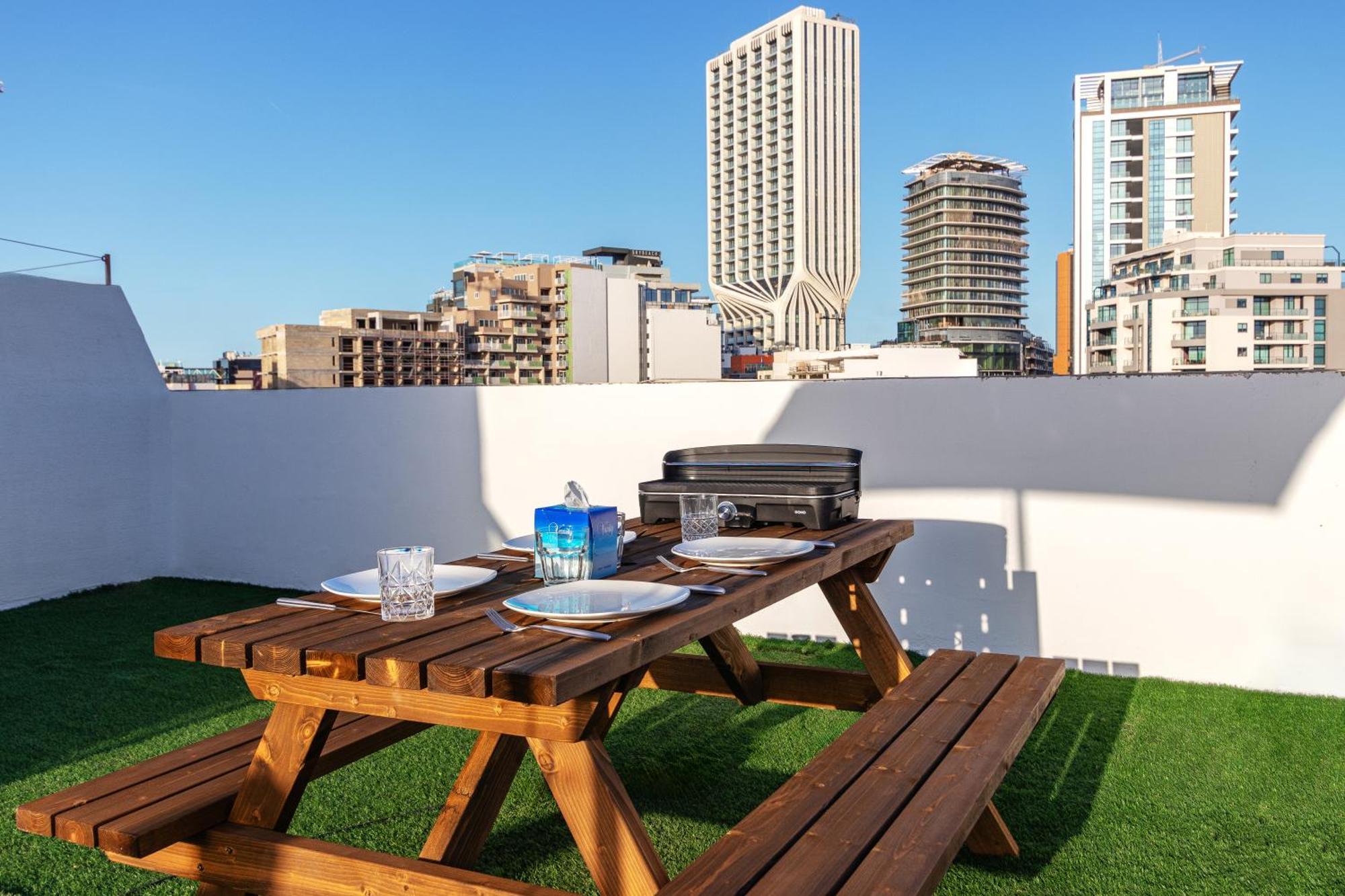 Modern 3 Bedroom Apartment Close To Paceville And Beach Is-Swieqi ภายนอก รูปภาพ